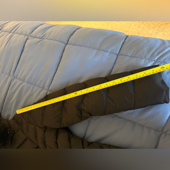 Tahari Black Down Puffer Coat with Removable Faux Fur Hood | Size M | Like New - Picture 13 of 16